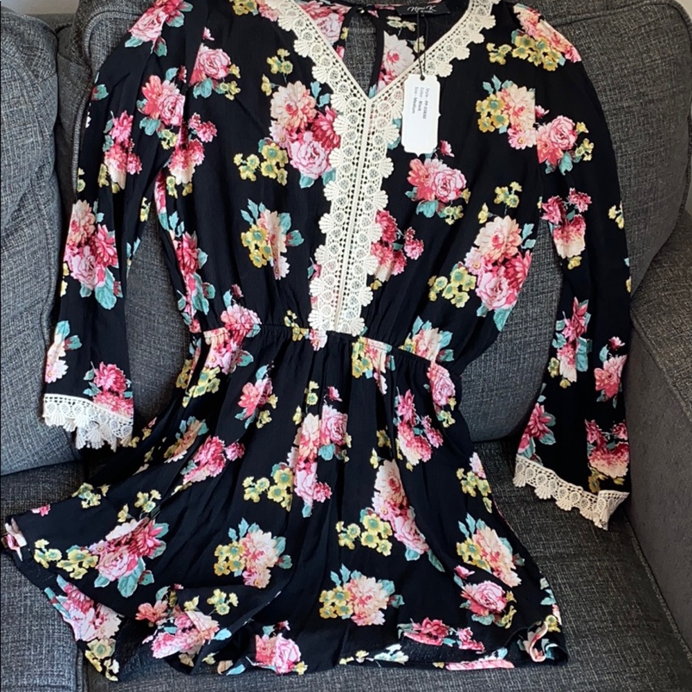 Papillon Lace Floral Print Romper - NWT - Picture 2 of 8